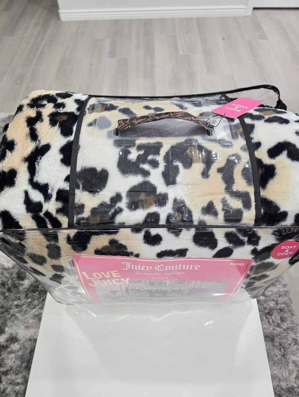 Juicy Couture KING 4 piece Faux Fur Leopard Luxurious Comforter Set New